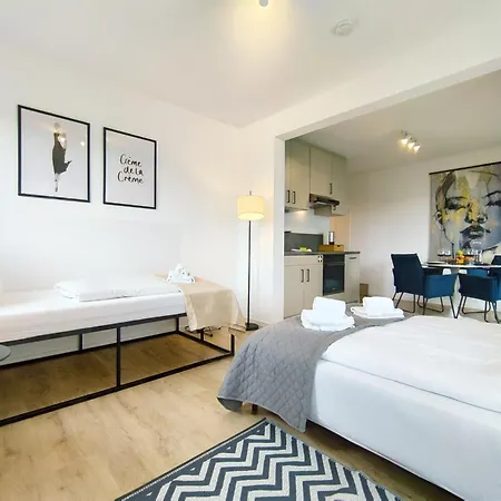 Bright Fuer Bis Zu 5 Apartment Erlangen